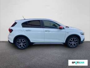 FIAT Tipo Cross Essence