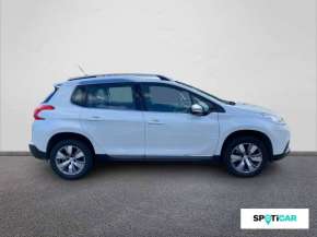 PEUGEOT 2008 Essence